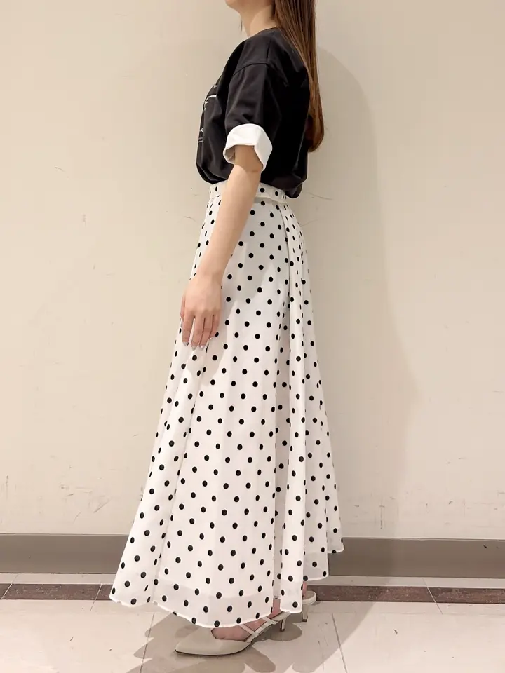 GRACE CONTINENTAL Miu Akamatsu コーディネート画像