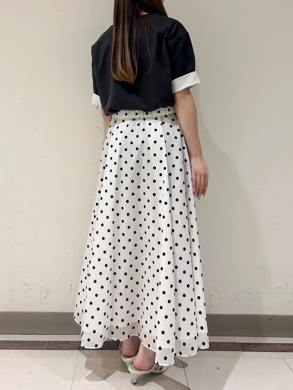 GRACE CONTINENTAL Miu Akamatsu コーディネート画像