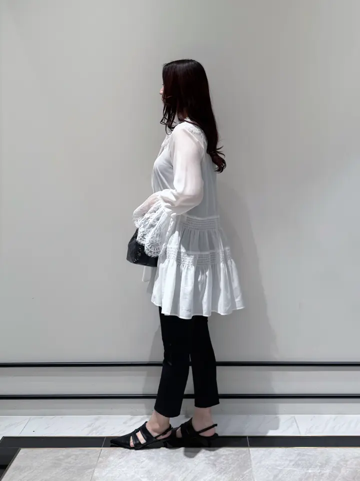 GRACE CONTINENTAL MOMOKO コーディネート画像