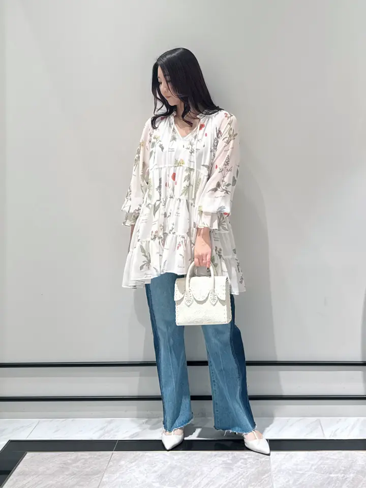 GRACE CONTINENTAL MOMOKO コーディネート画像