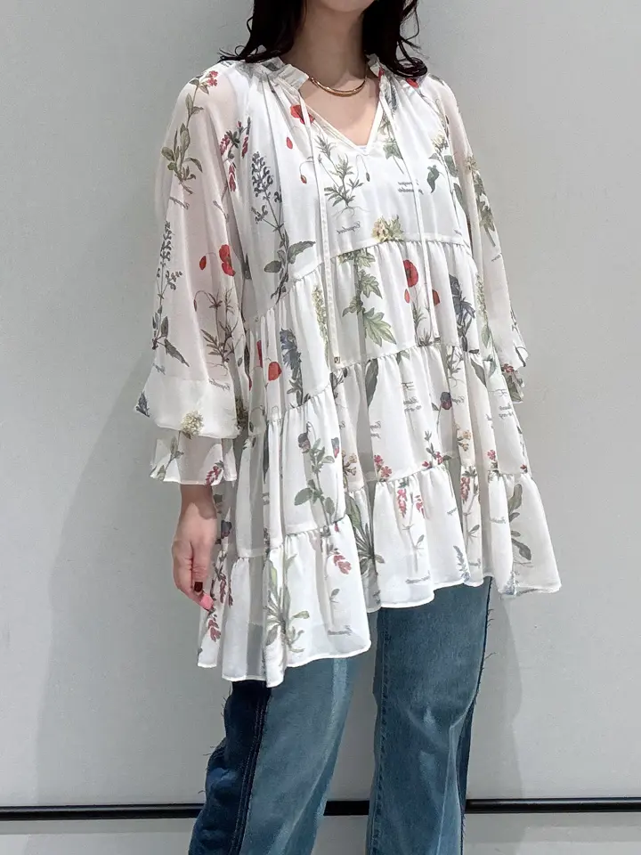 GRACE CONTINENTAL MOMOKO コーディネート画像