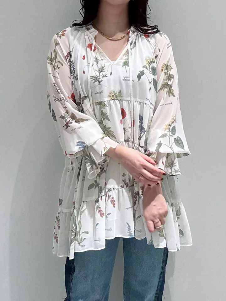 GRACE CONTINENTAL MOMOKO コーディネート画像