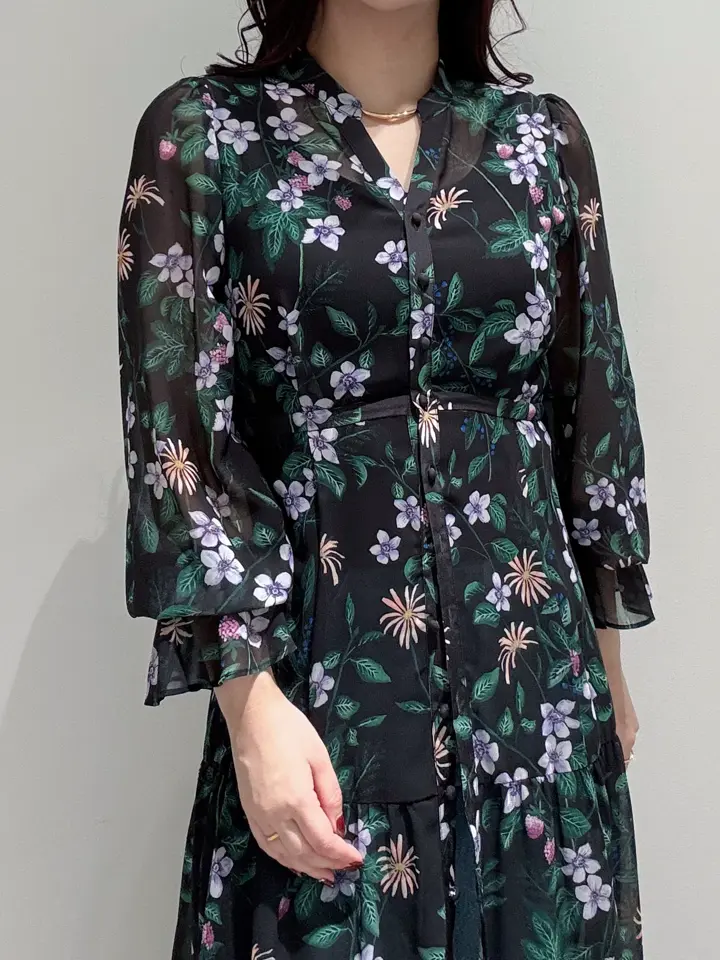 GRACE CONTINENTAL MOMOKO コーディネート画像