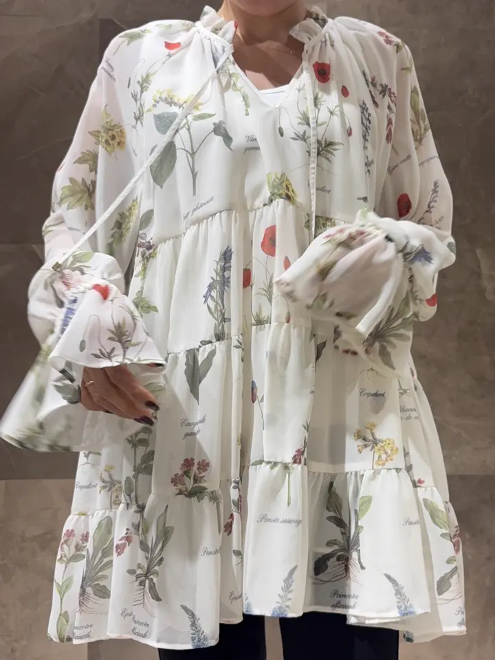 GRACE CONTINENTAL 穐山　香織 コーディネート画像