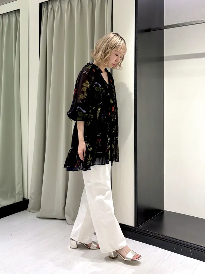 GRACE CONTINENTAL Abe コーディネート画像