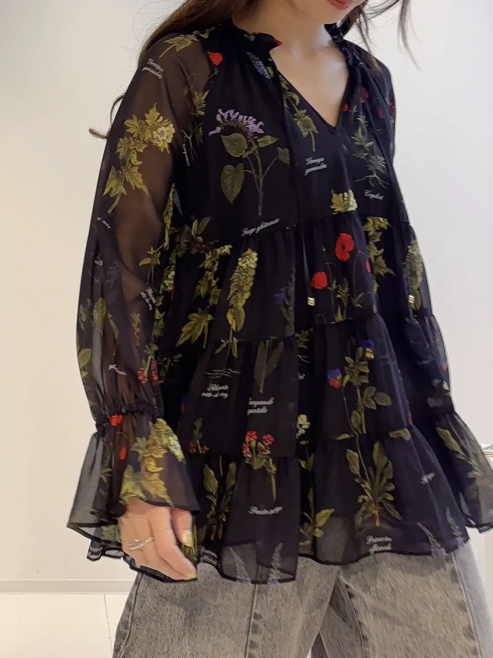 GRACE CONTINENTAL Hikaru Okada コーディネート画像