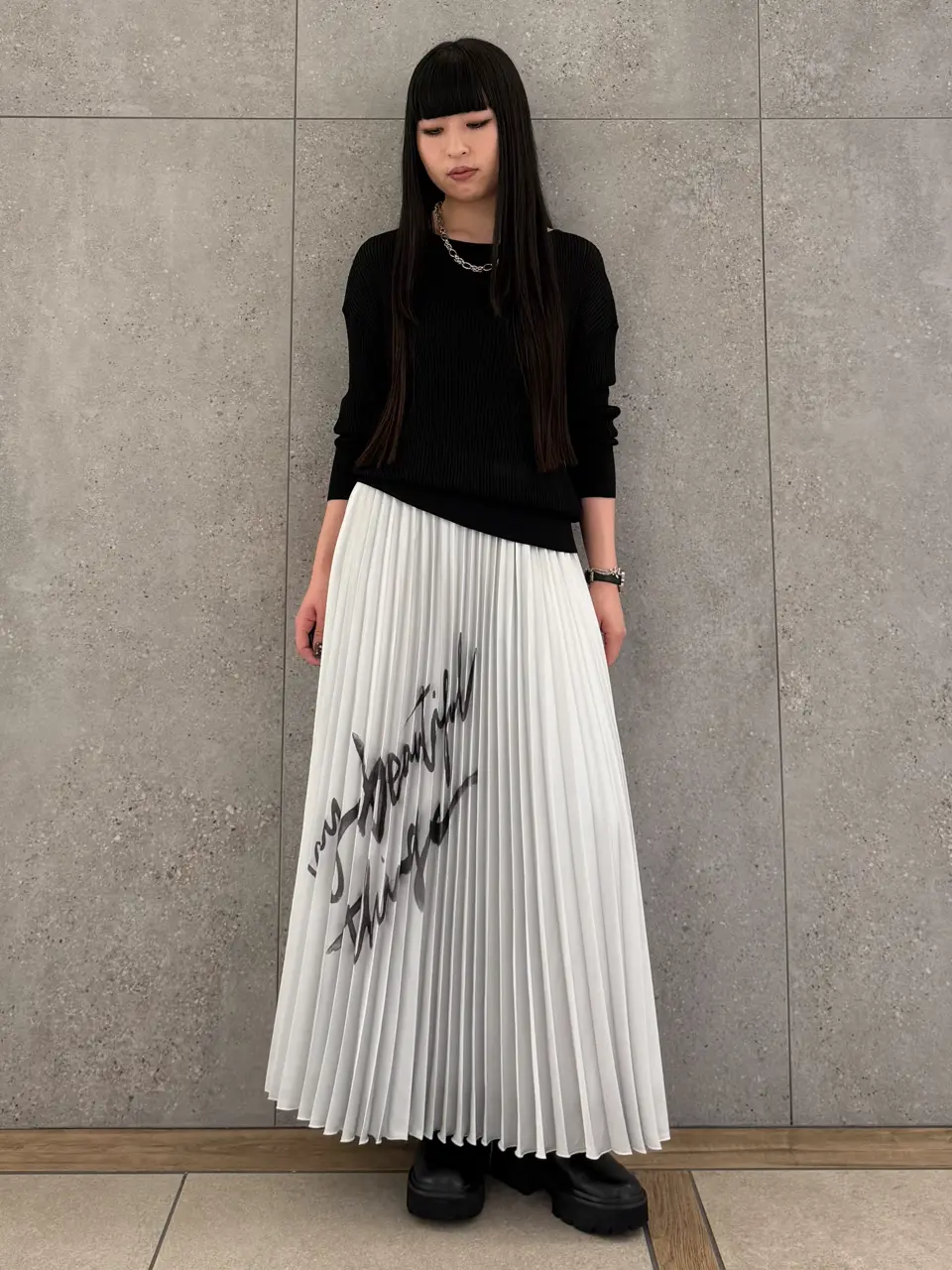  anri コーディネート画像