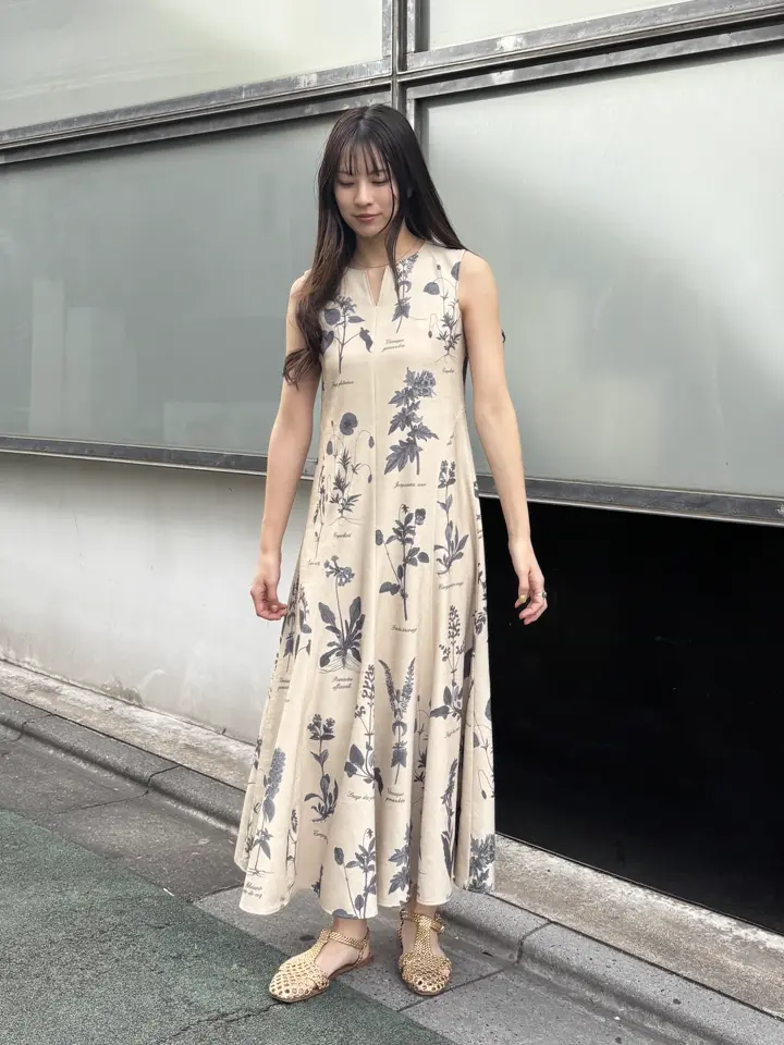 GRACE CONTINENTAL Hikaru Okada コーディネート画像