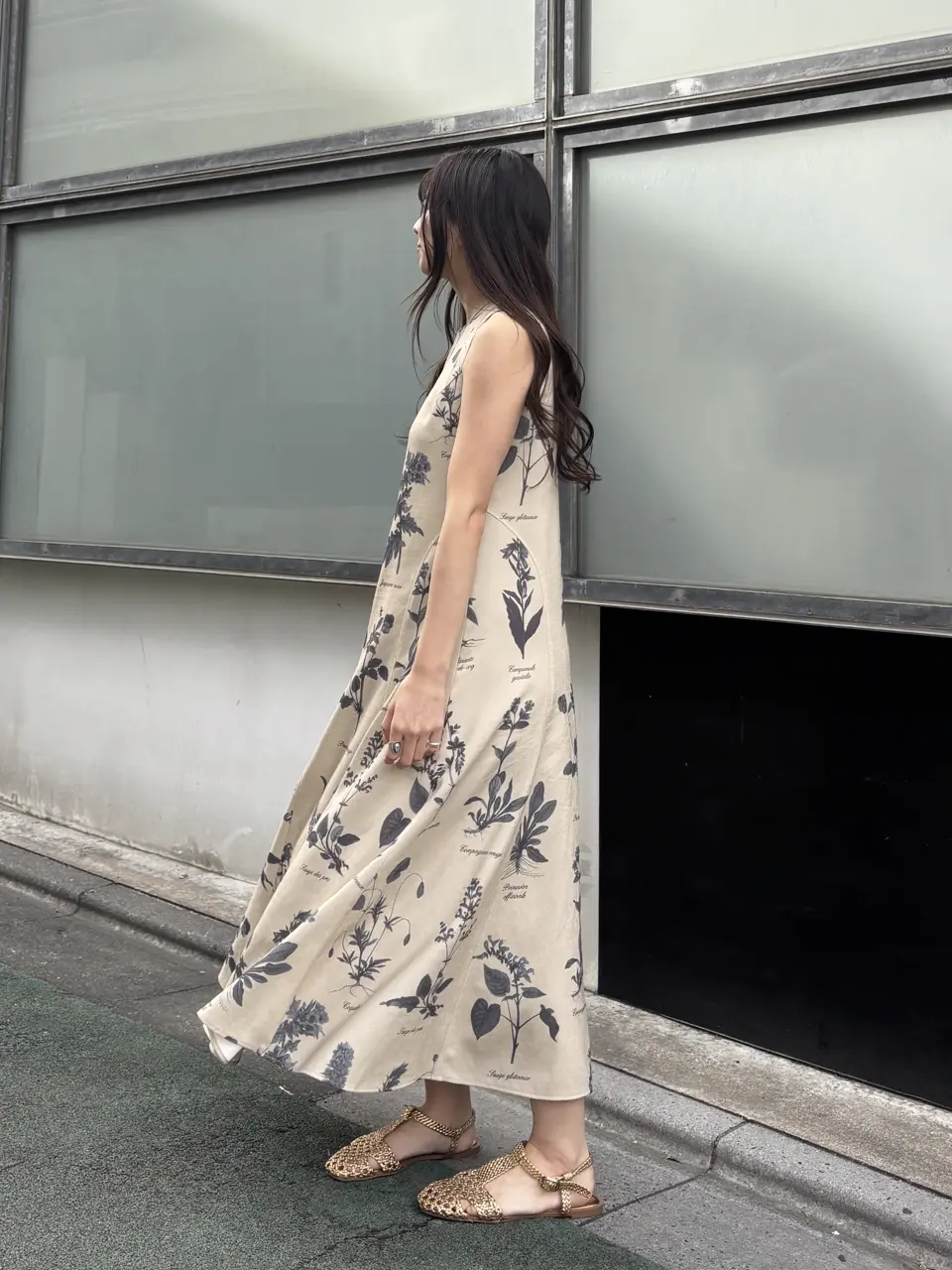 GRACE CONTINENTAL Hikaru Okada コーディネート画像