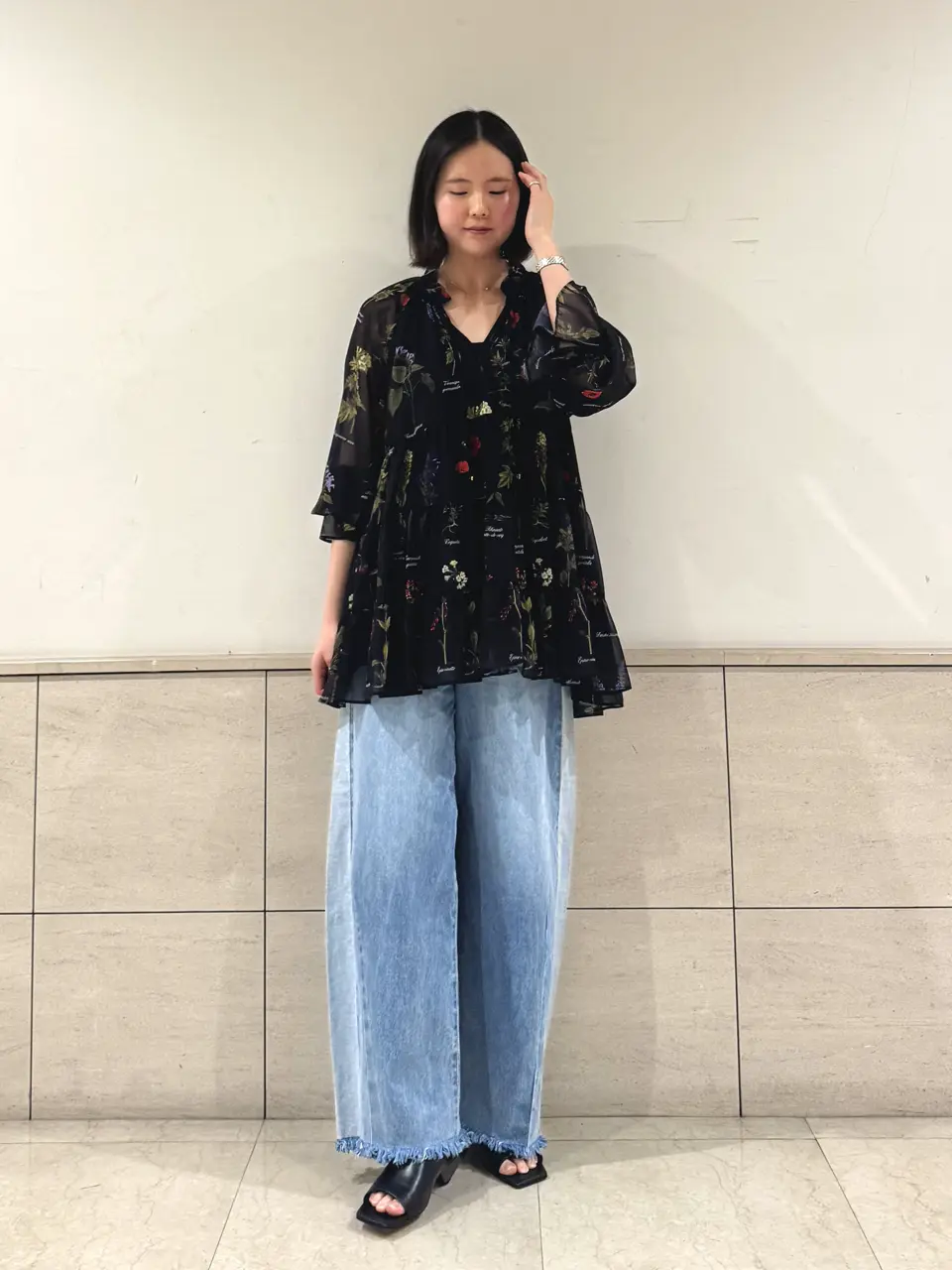 GRACE CONTINENTAL 伊藤　静華 コーディネート画像