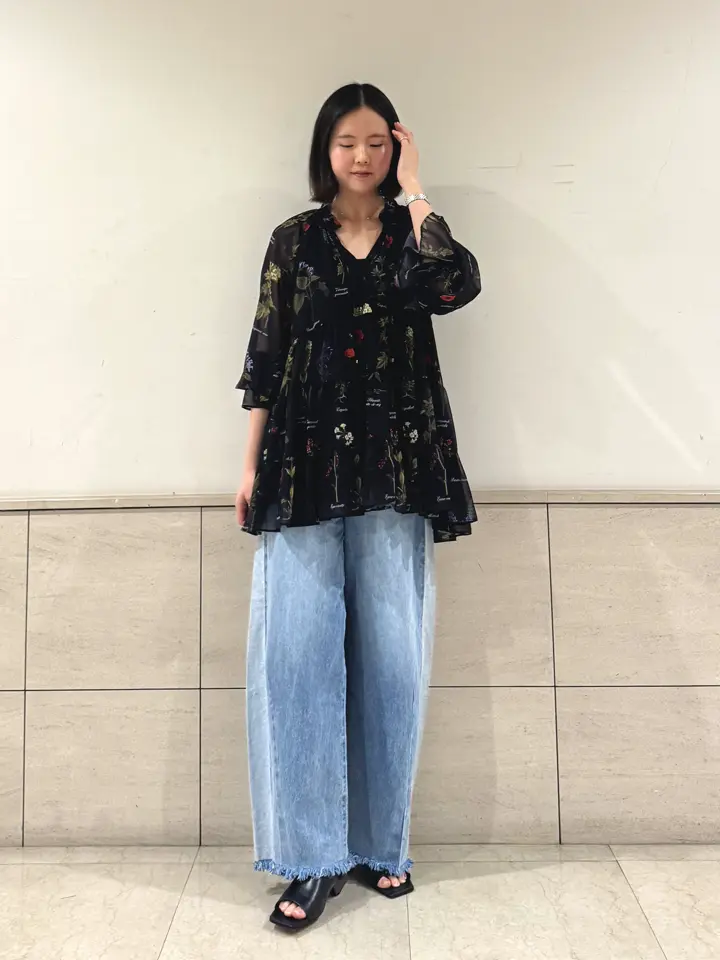 GRACE CONTINENTAL 伊藤　静華 コーディネート画像