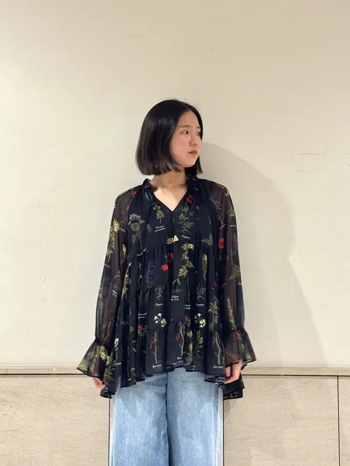 GRACE CONTINENTAL 伊藤　静華 コーディネート画像