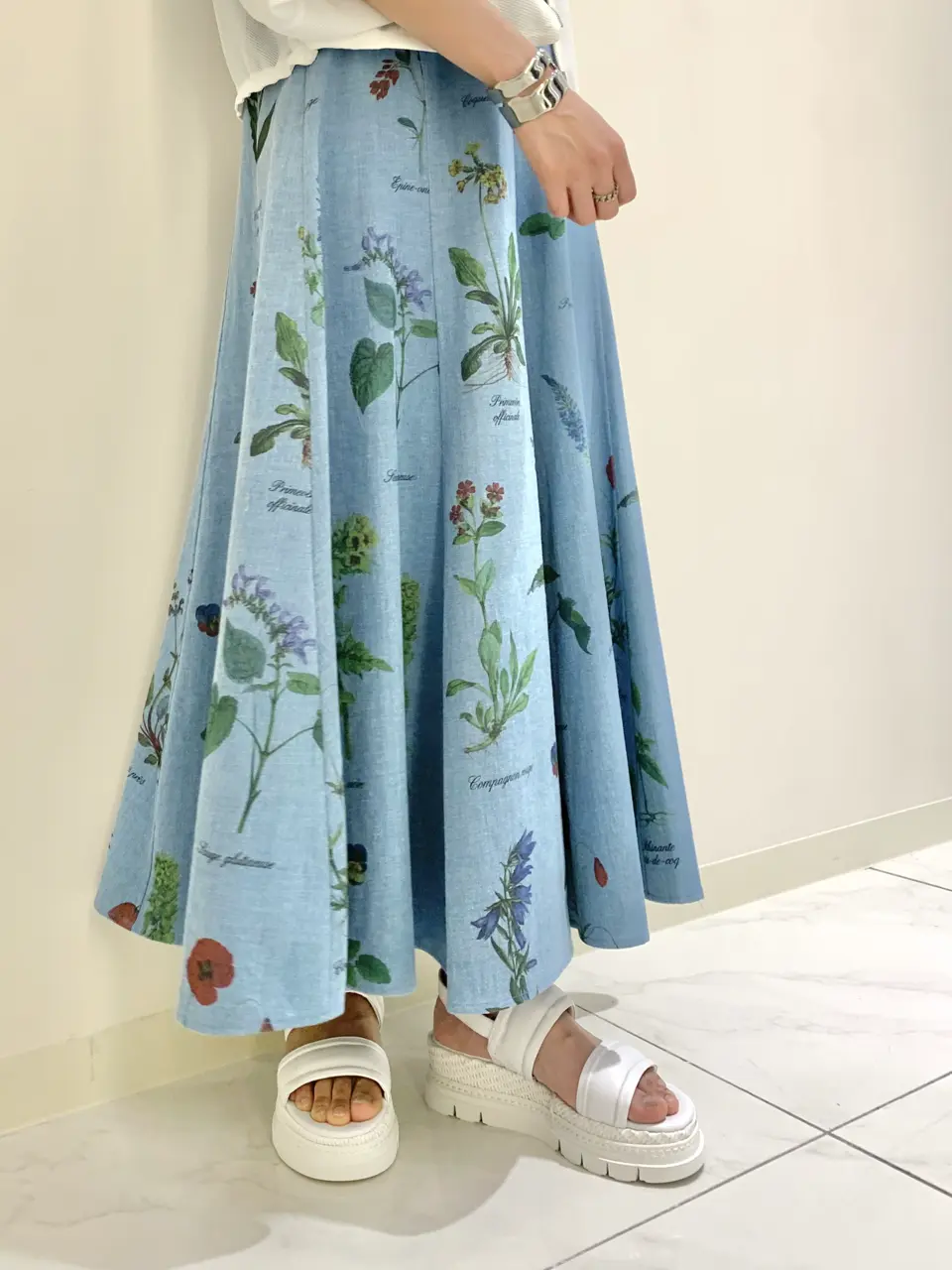 GRACE CONTINENTAL haruka iwasaki コーディネート画像