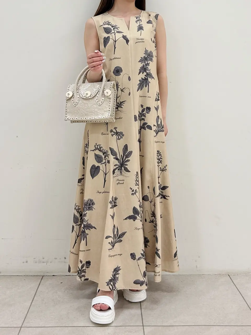 GRACE CONTINENTAL Miu Akamatsu コーディネート画像