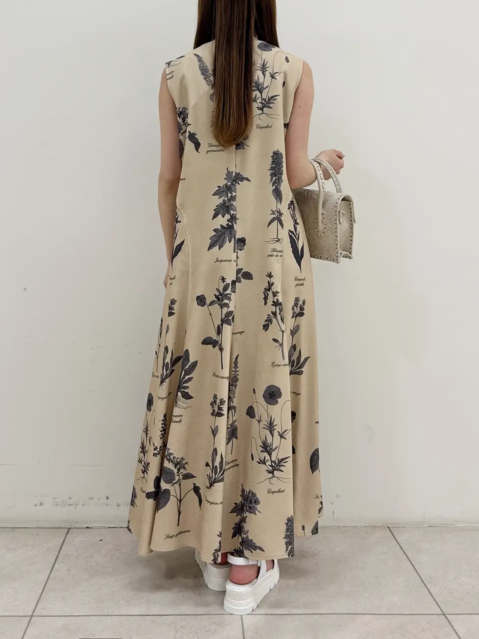 GRACE CONTINENTAL Miu Akamatsu コーディネート画像