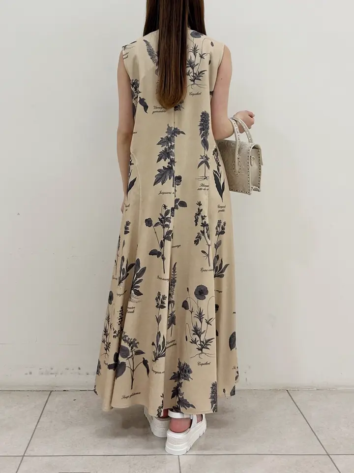 GRACE CONTINENTAL Miu Akamatsu コーディネート画像