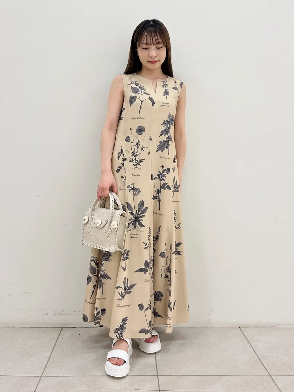 GRACE CONTINENTAL Miu Akamatsu コーディネート画像