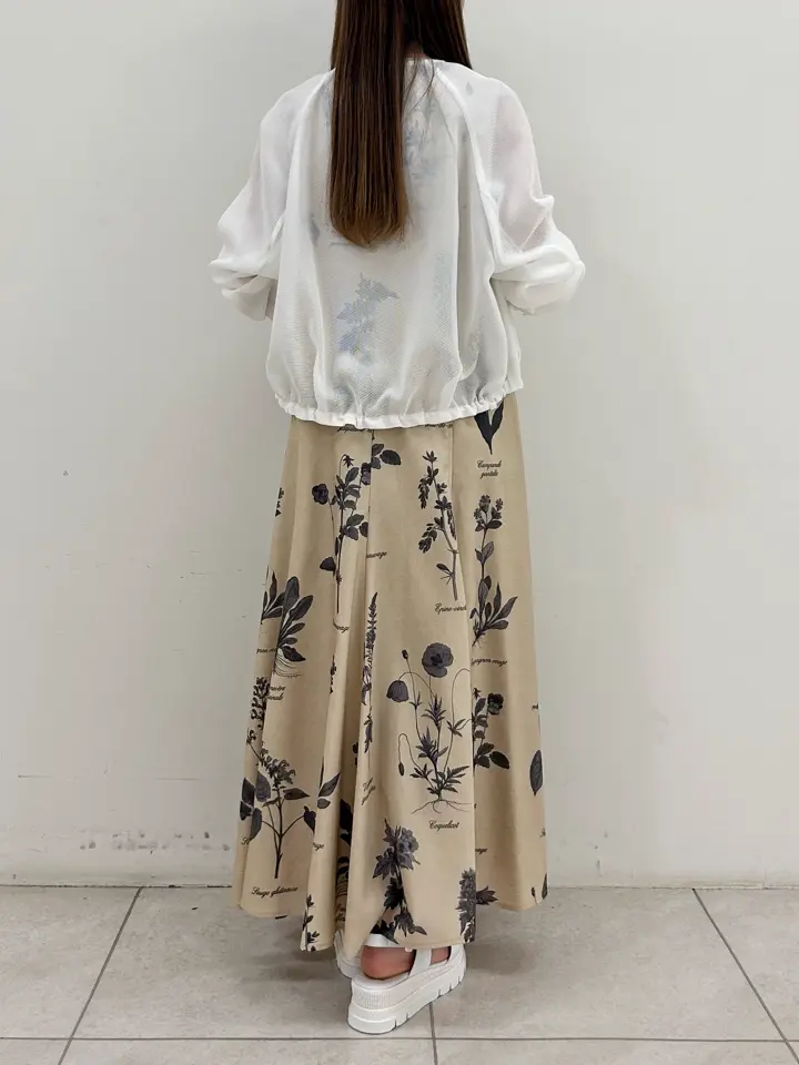 GRACE CONTINENTAL Miu Akamatsu コーディネート画像