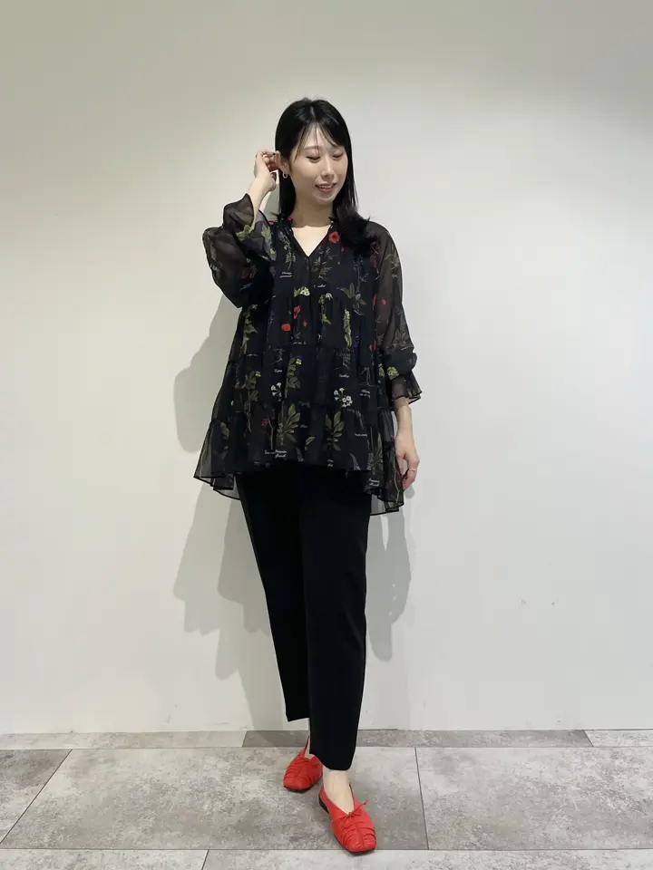 GRACE CONTINENTAL 端場 わかな コーディネート画像