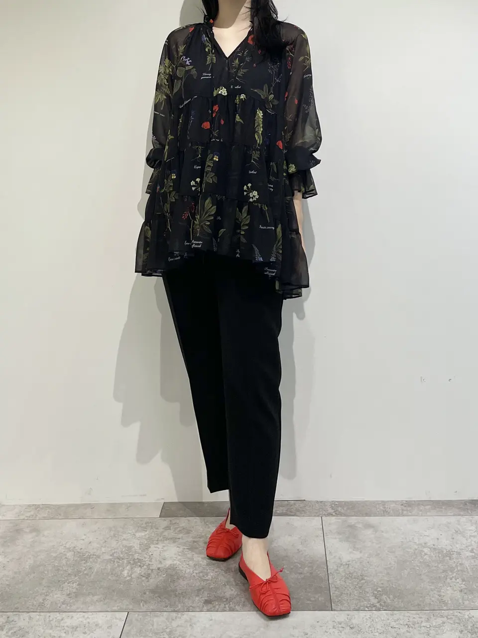 GRACE CONTINENTAL 端場 わかな コーディネート画像