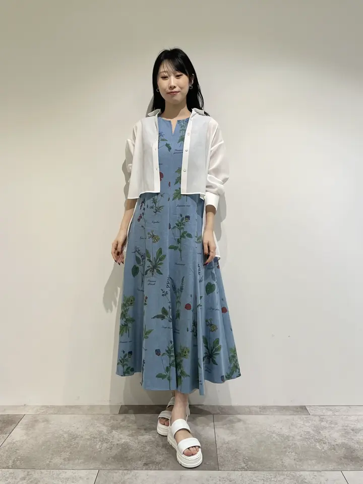 GRACE CONTINENTAL 端場 わかな コーディネート画像