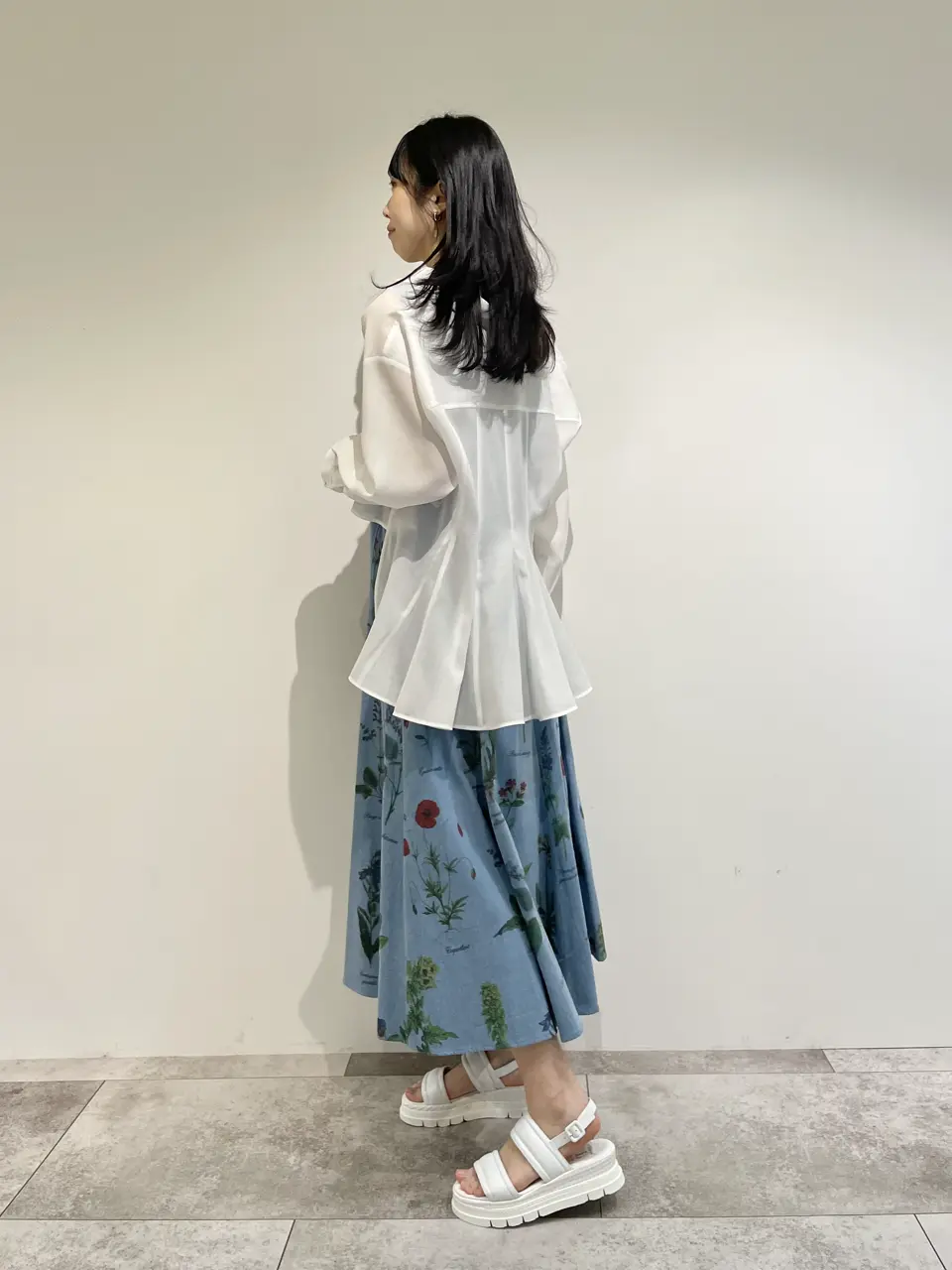 GRACE CONTINENTAL 端場 わかな コーディネート画像