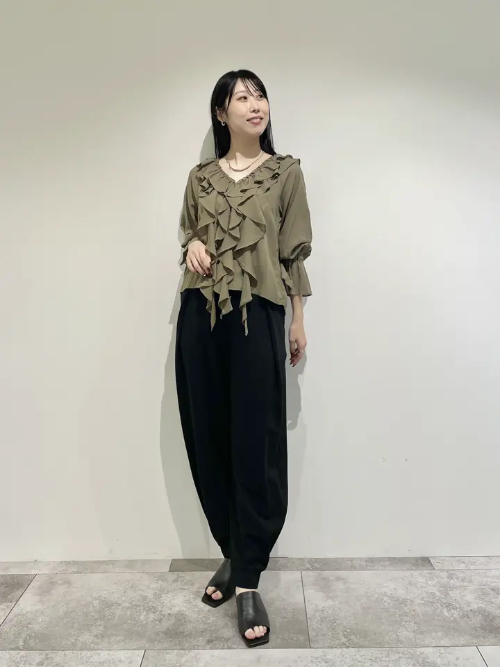 GRACE CONTINENTAL 端場 わかな コーディネート画像