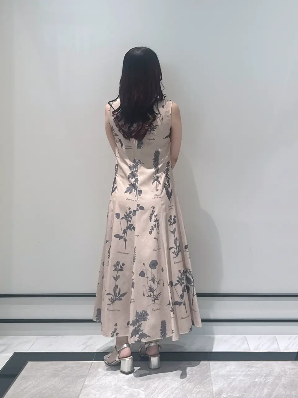 GRACE CONTINENTAL MOMOKO コーディネート画像