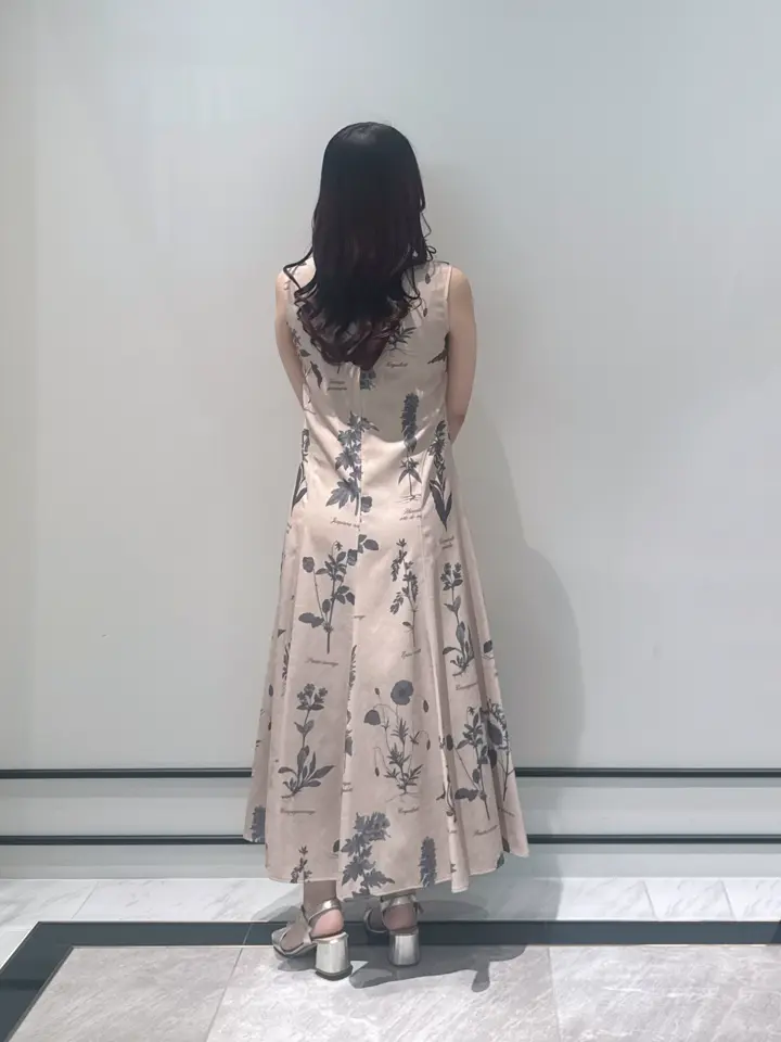 GRACE CONTINENTAL MOMOKO コーディネート画像