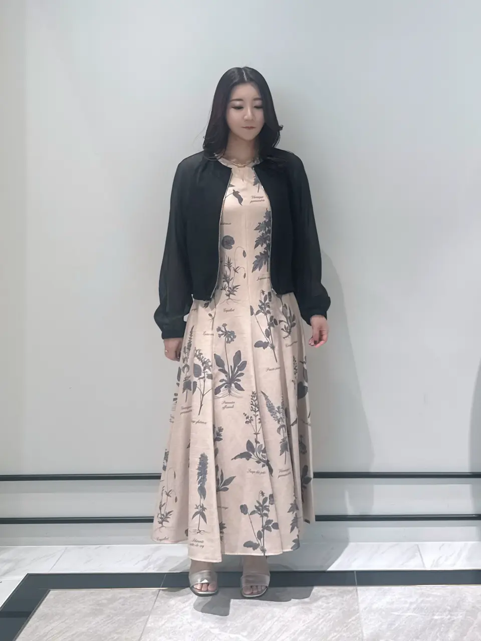 GRACE CONTINENTAL MOMOKO コーディネート画像