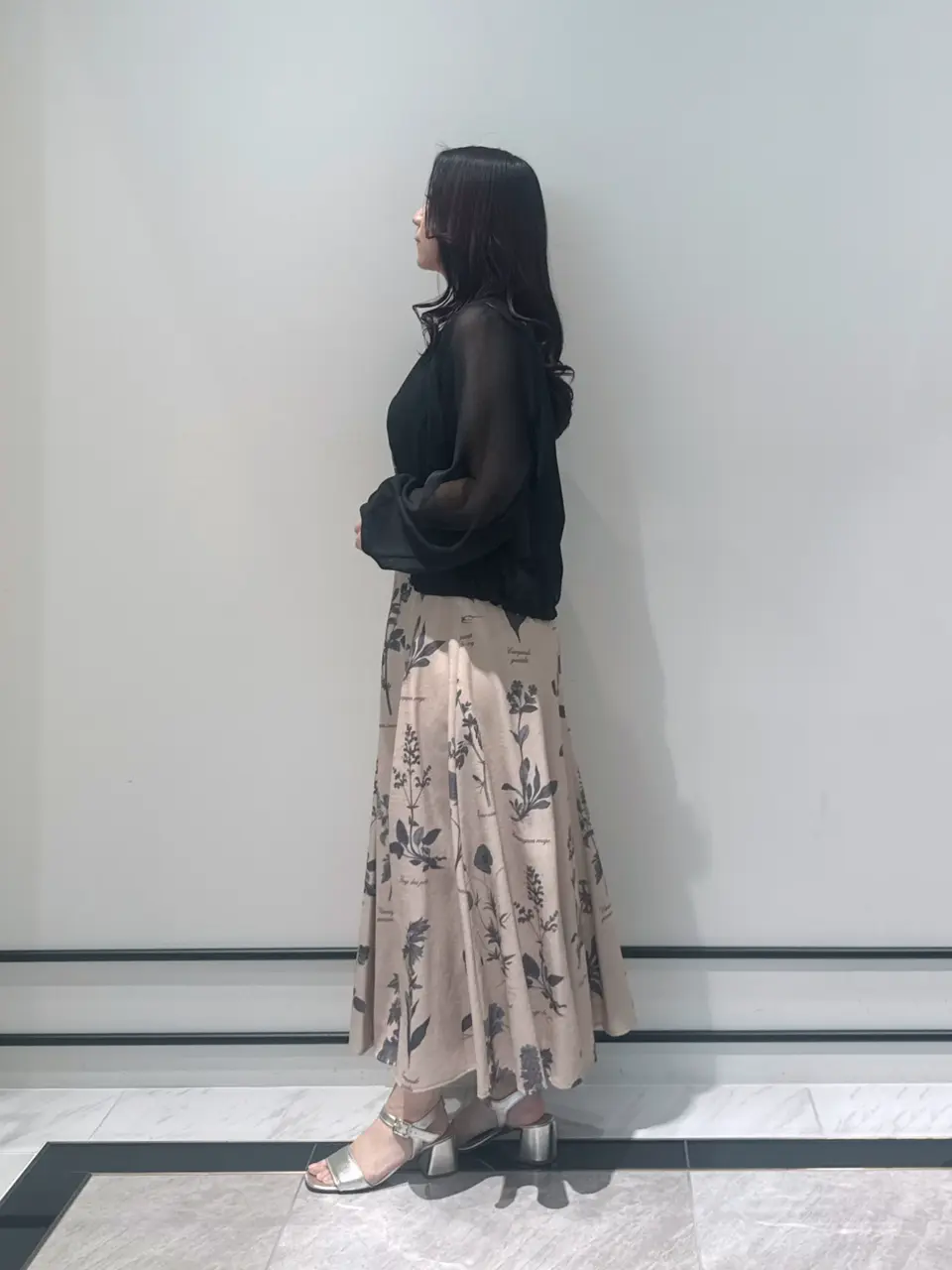 GRACE CONTINENTAL MOMOKO コーディネート画像