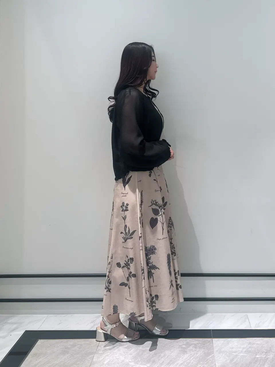 GRACE CONTINENTAL MOMOKO コーディネート画像