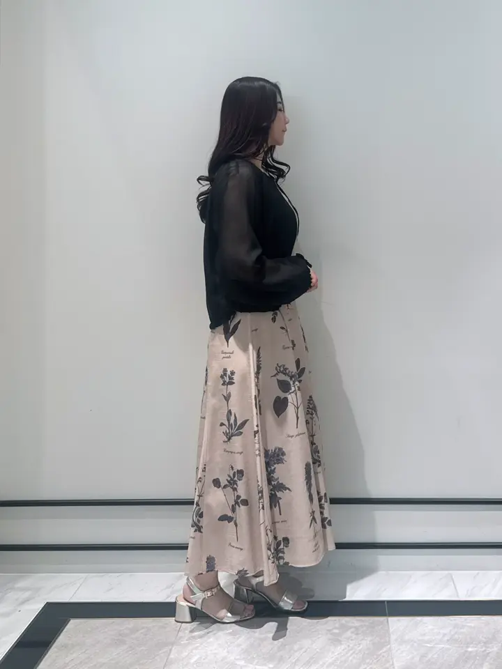 GRACE CONTINENTAL MOMOKO コーディネート画像