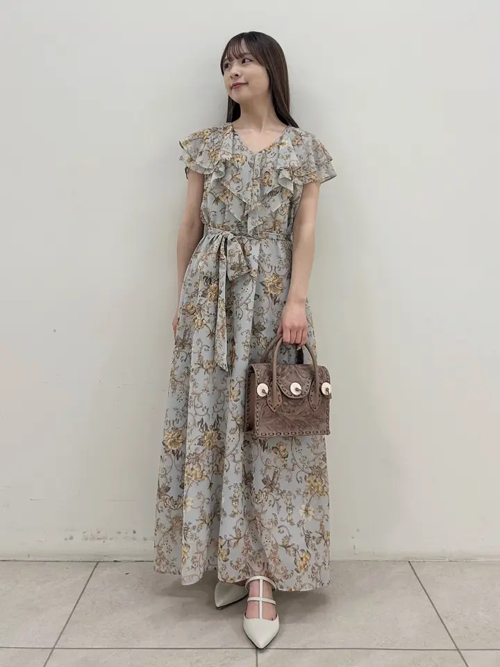 GRACE CONTINENTAL Miu Akamatsu コーディネート画像