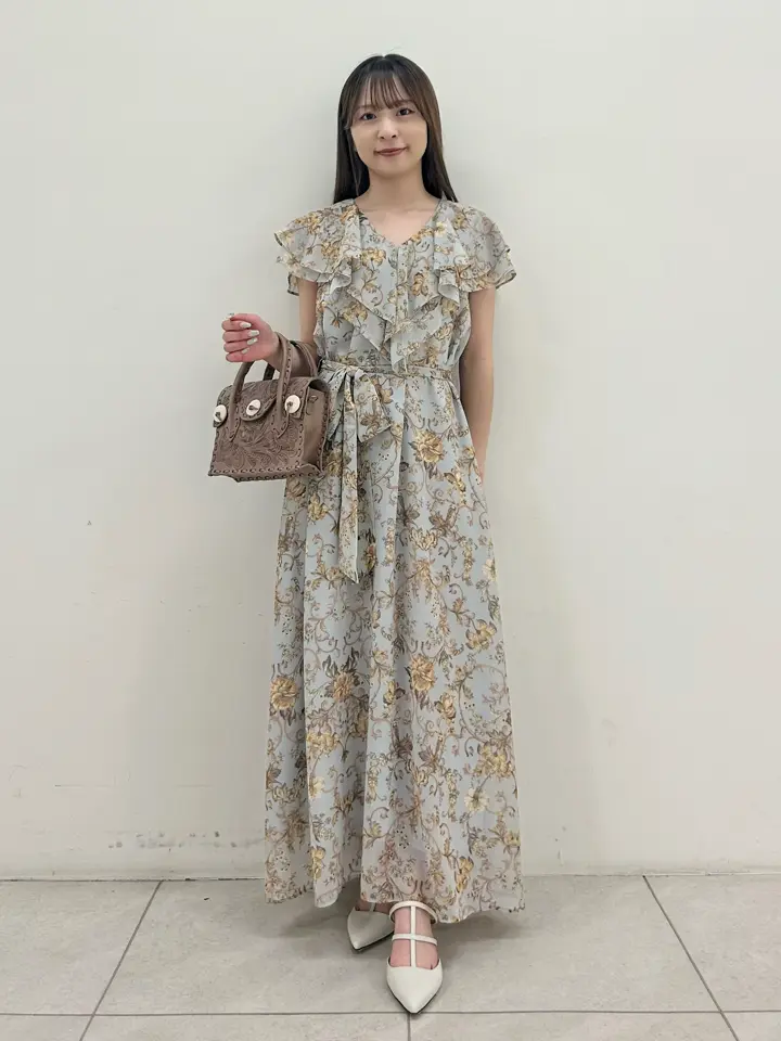 GRACE CONTINENTAL Miu Akamatsu コーディネート画像