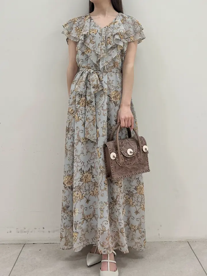 GRACE CONTINENTAL Miu Akamatsu コーディネート画像