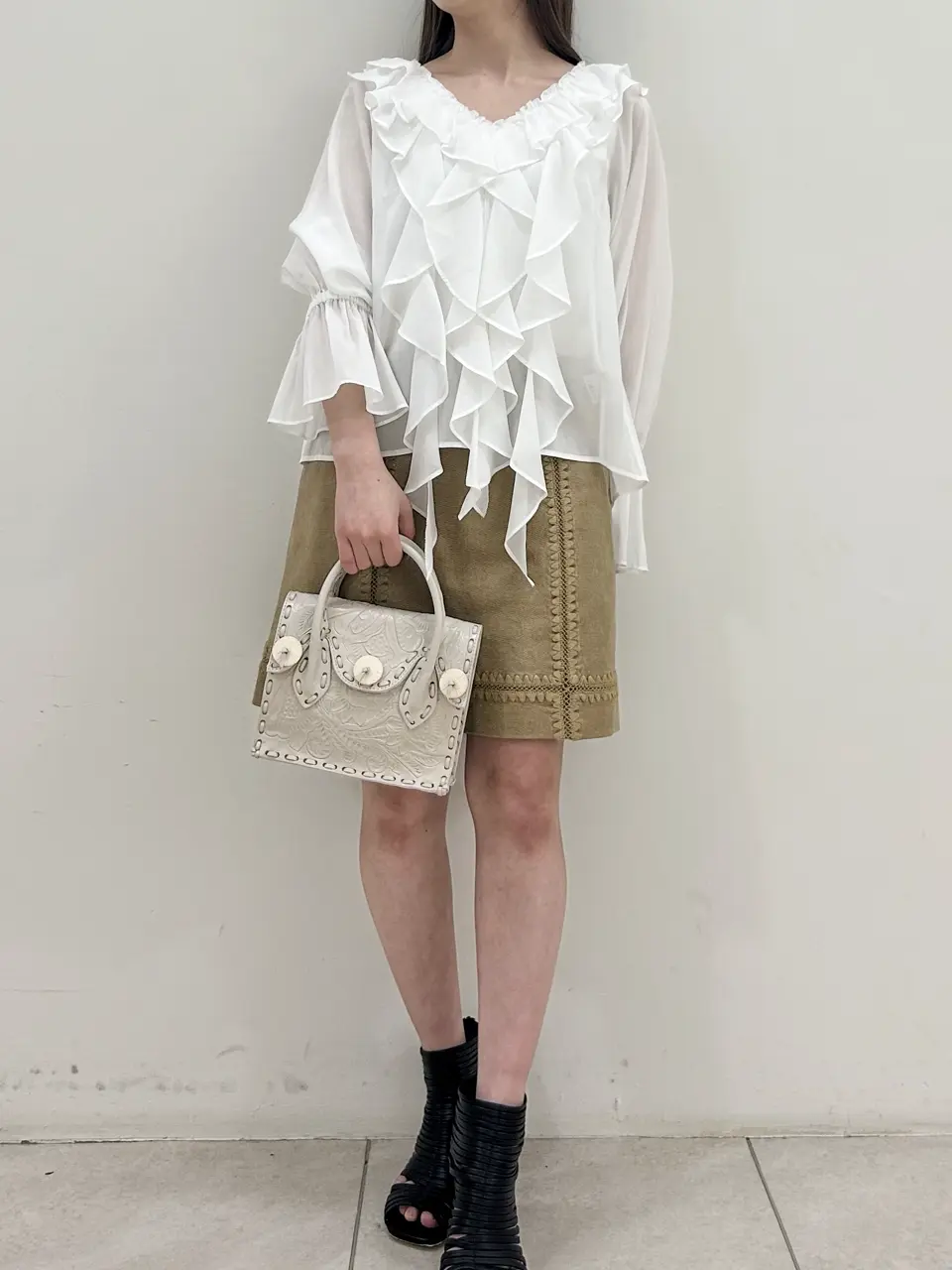 GRACE CONTINENTAL Miu Akamatsu コーディネート画像