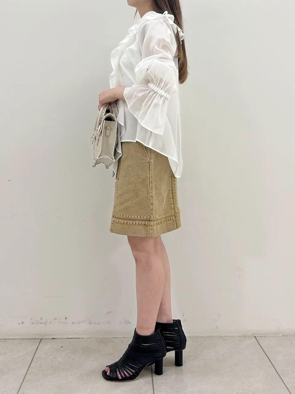 GRACE CONTINENTAL Miu Akamatsu コーディネート画像