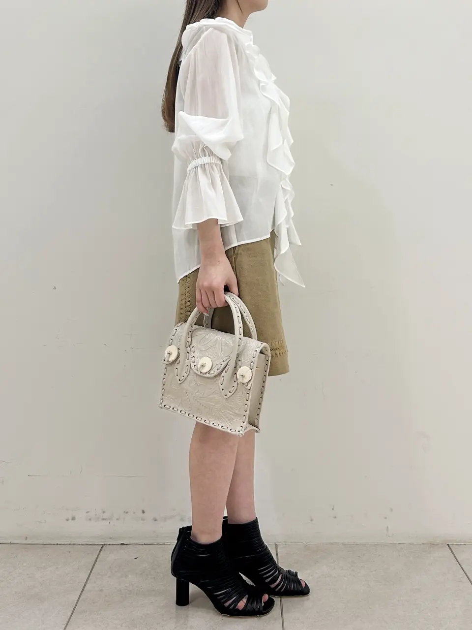 GRACE CONTINENTAL Miu Akamatsu コーディネート画像