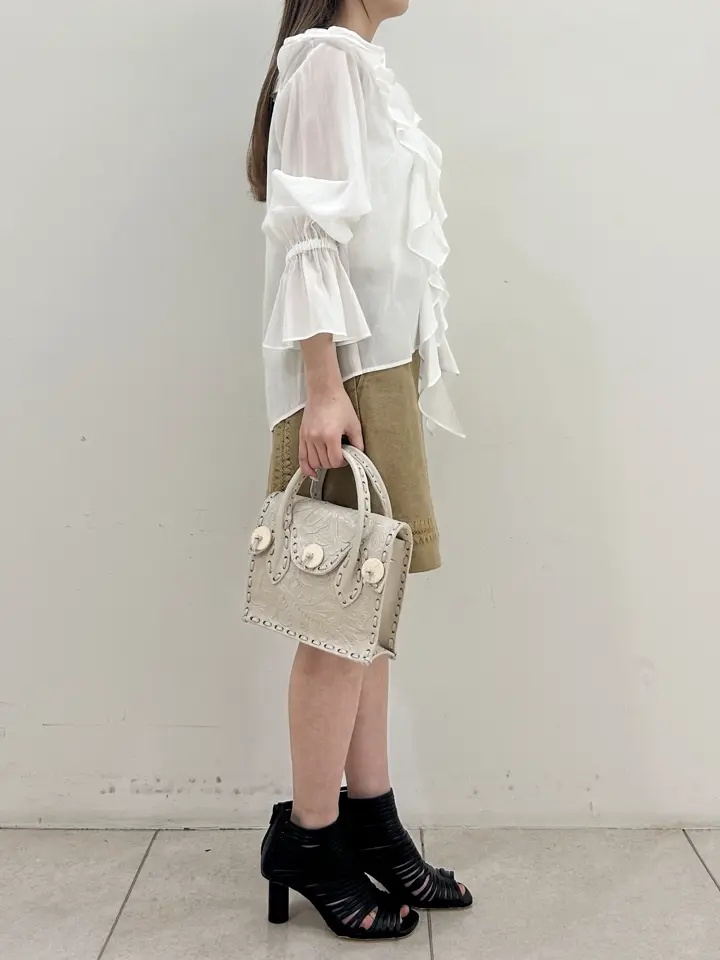 GRACE CONTINENTAL Miu Akamatsu コーディネート画像