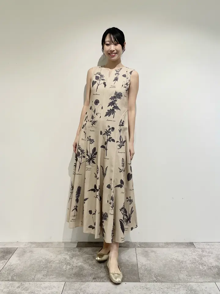 GRACE CONTINENTAL 端場 わかな コーディネート画像