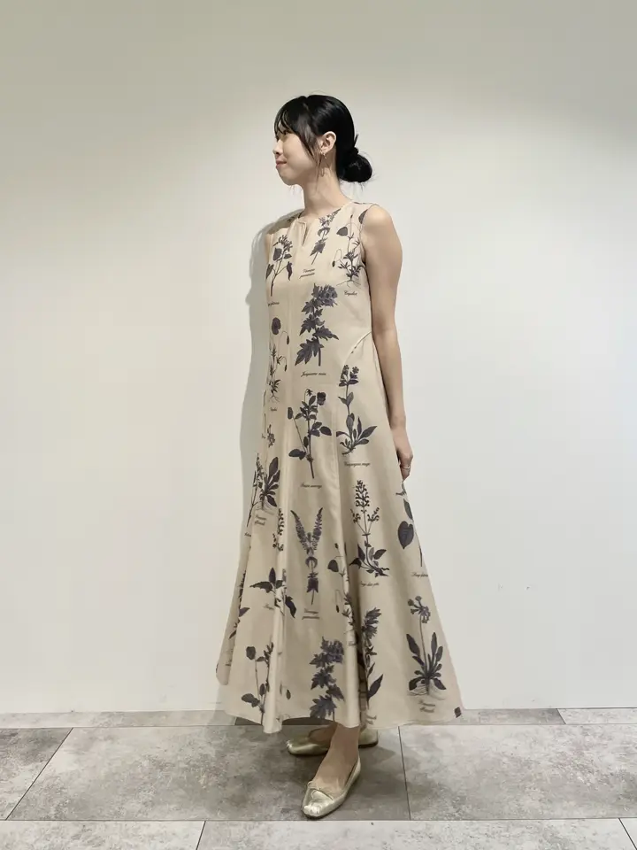 GRACE CONTINENTAL 端場 わかな コーディネート画像