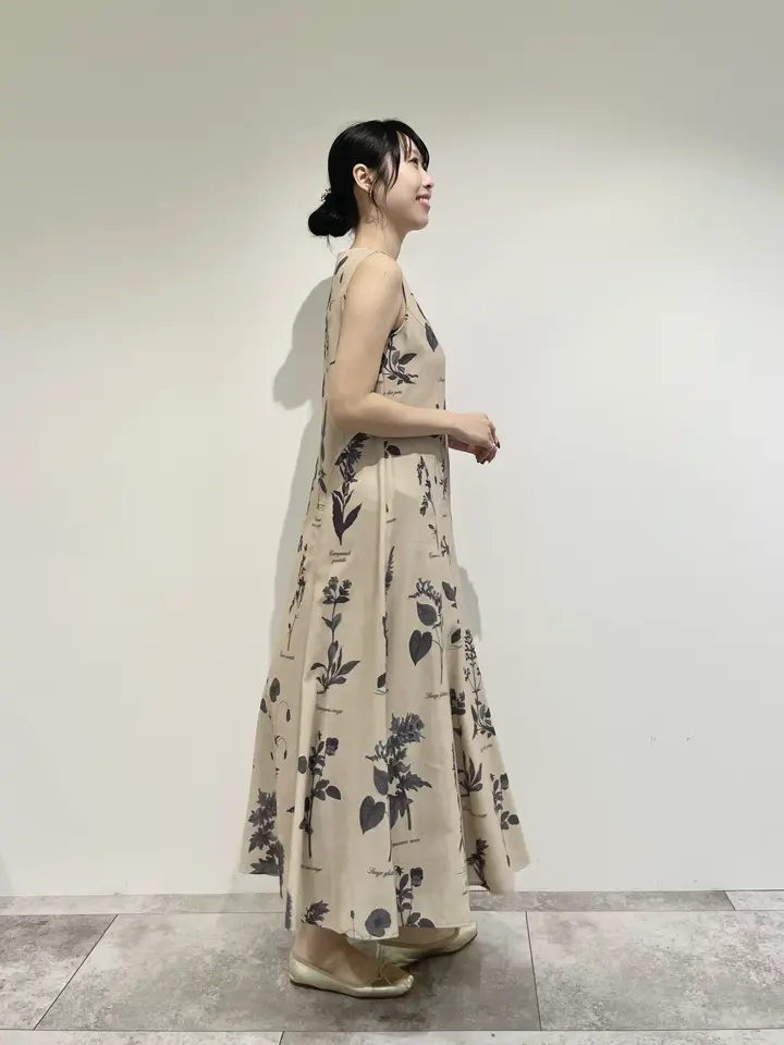 GRACE CONTINENTAL 端場 わかな コーディネート画像