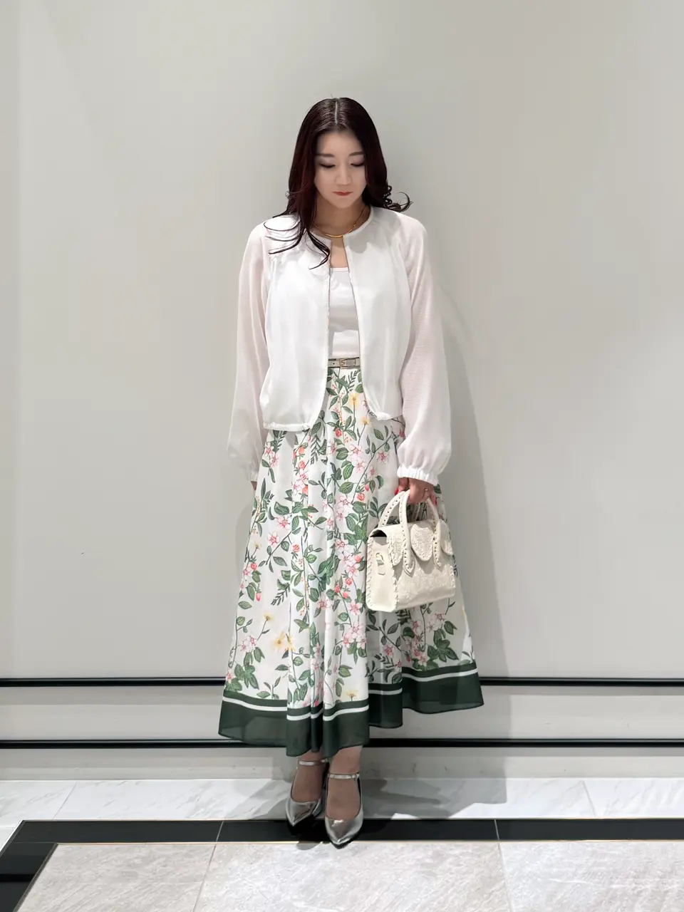  MOMOKO コーディネート画像