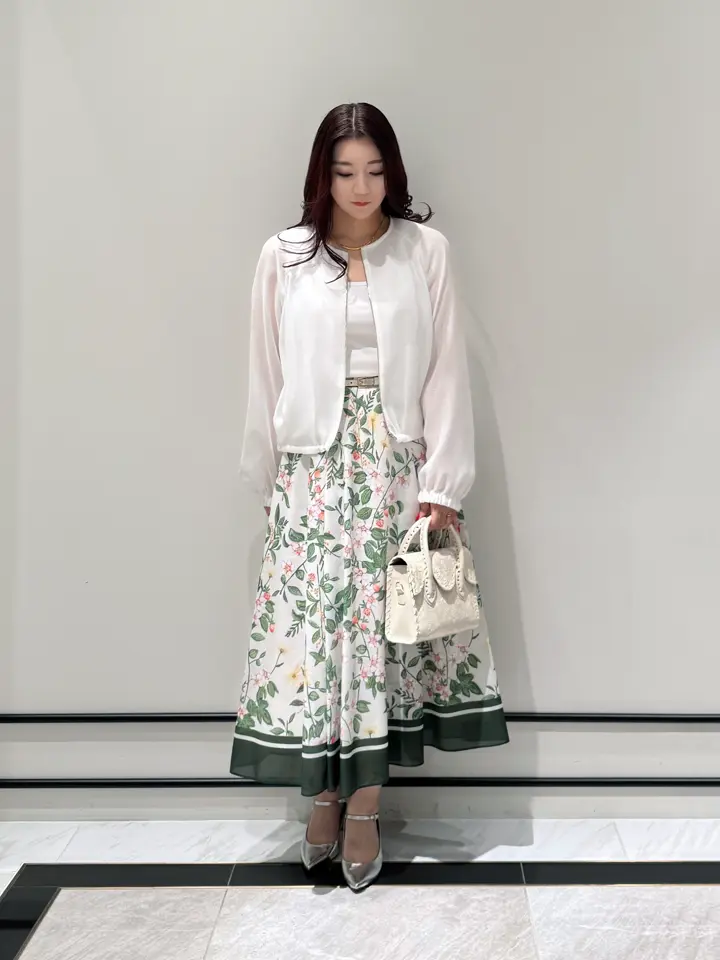 GRACE CONTINENTAL MOMOKO コーディネート画像