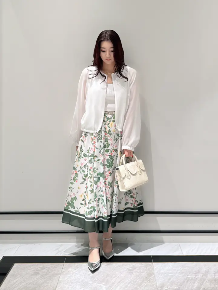 GRACE CONTINENTAL MOMOKO コーディネート画像