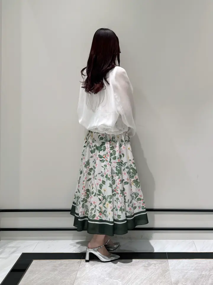 GRACE CONTINENTAL MOMOKO コーディネート画像