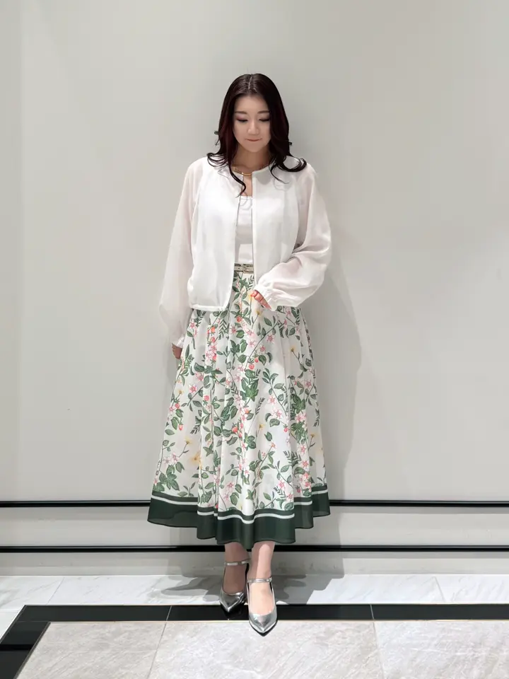 GRACE CONTINENTAL MOMOKO コーディネート画像