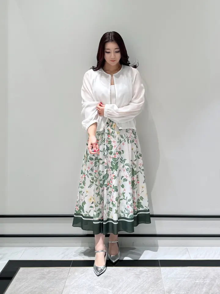 GRACE CONTINENTAL MOMOKO コーディネート画像