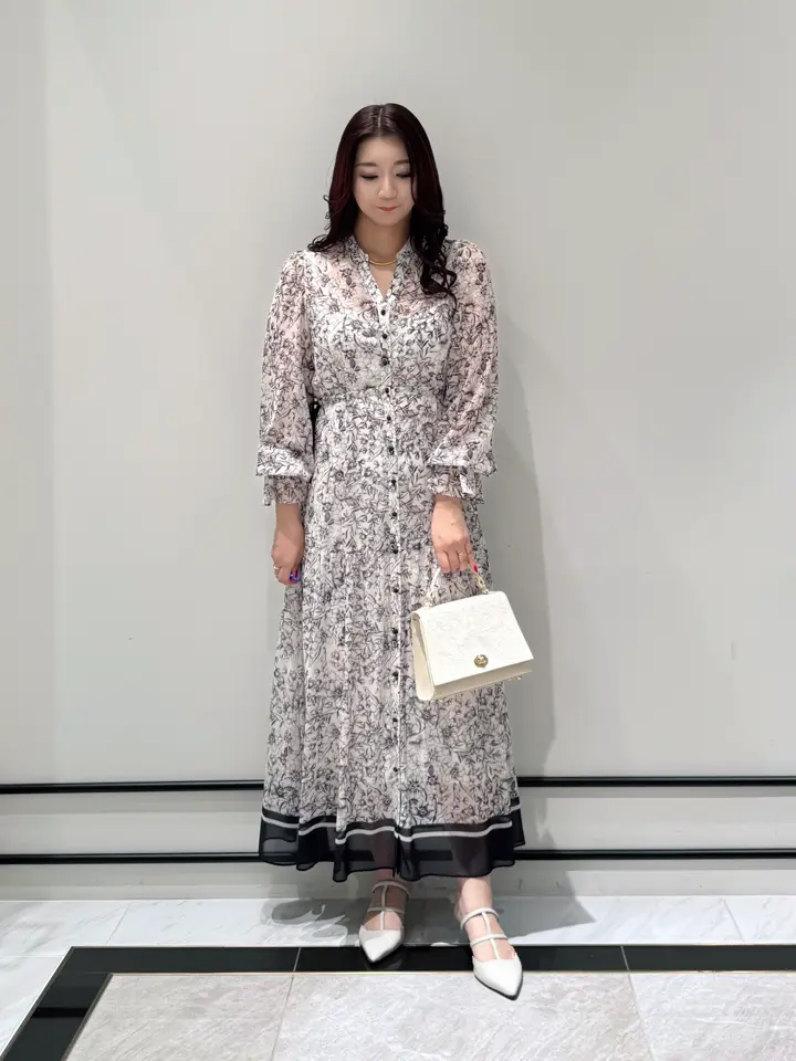 GRACE CONTINENTAL MOMOKO コーディネート画像